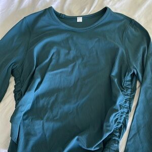 Lululemon blue ribbed cropped long sleeve